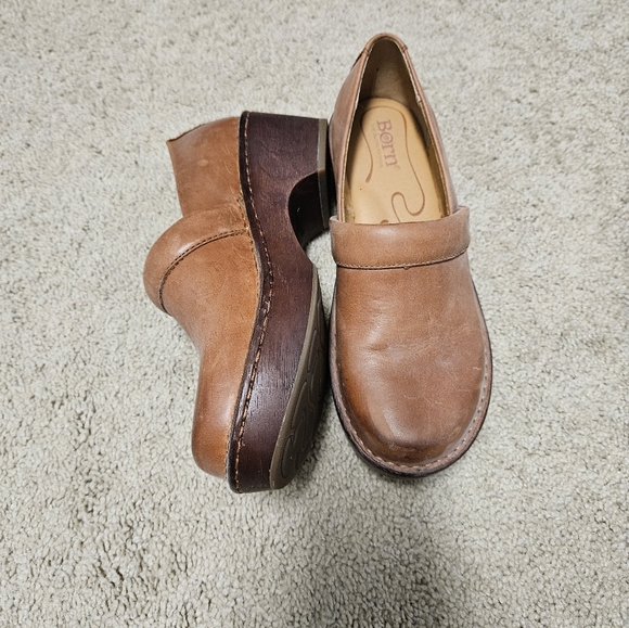 Women's Born Clogs - Picture 2 of 3